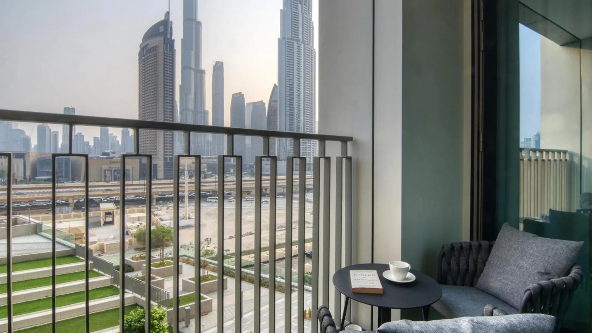 Dubai Mall Connection - Burj Views - Turf Balcony Apartment