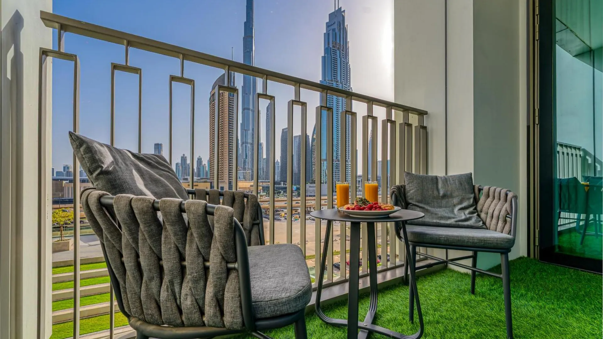 Dubai Mall Connection - Burj Views - Turf Balcony Apartment