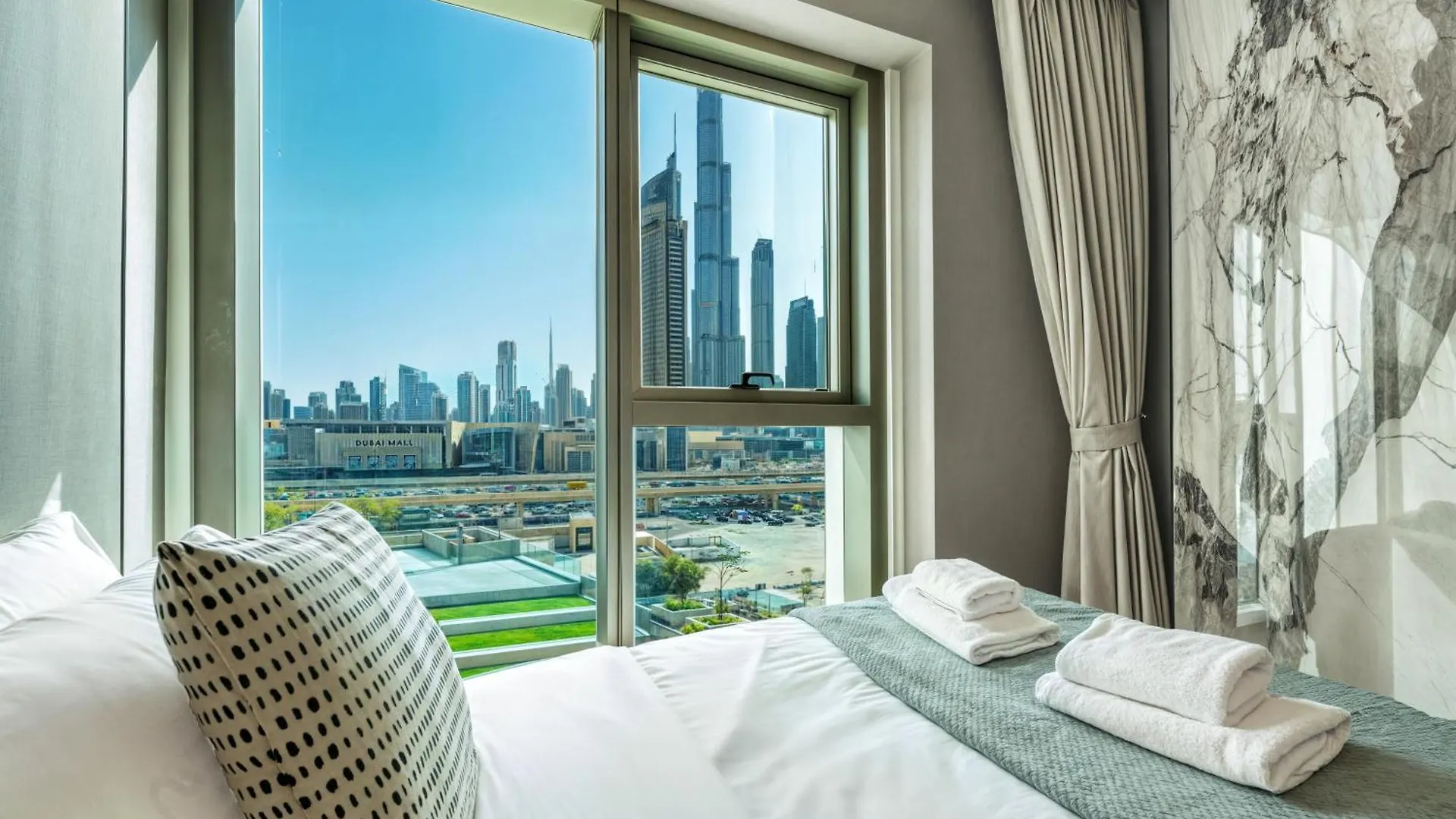 Apartment Dubai Mall Connection - Burj Views - Turf Balcony