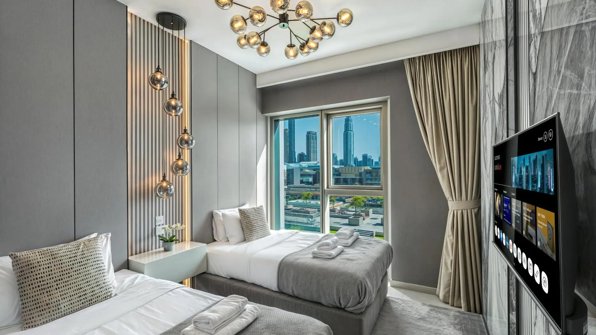 Dubai Mall Connection - Burj Views - Turf Balcony Apartment