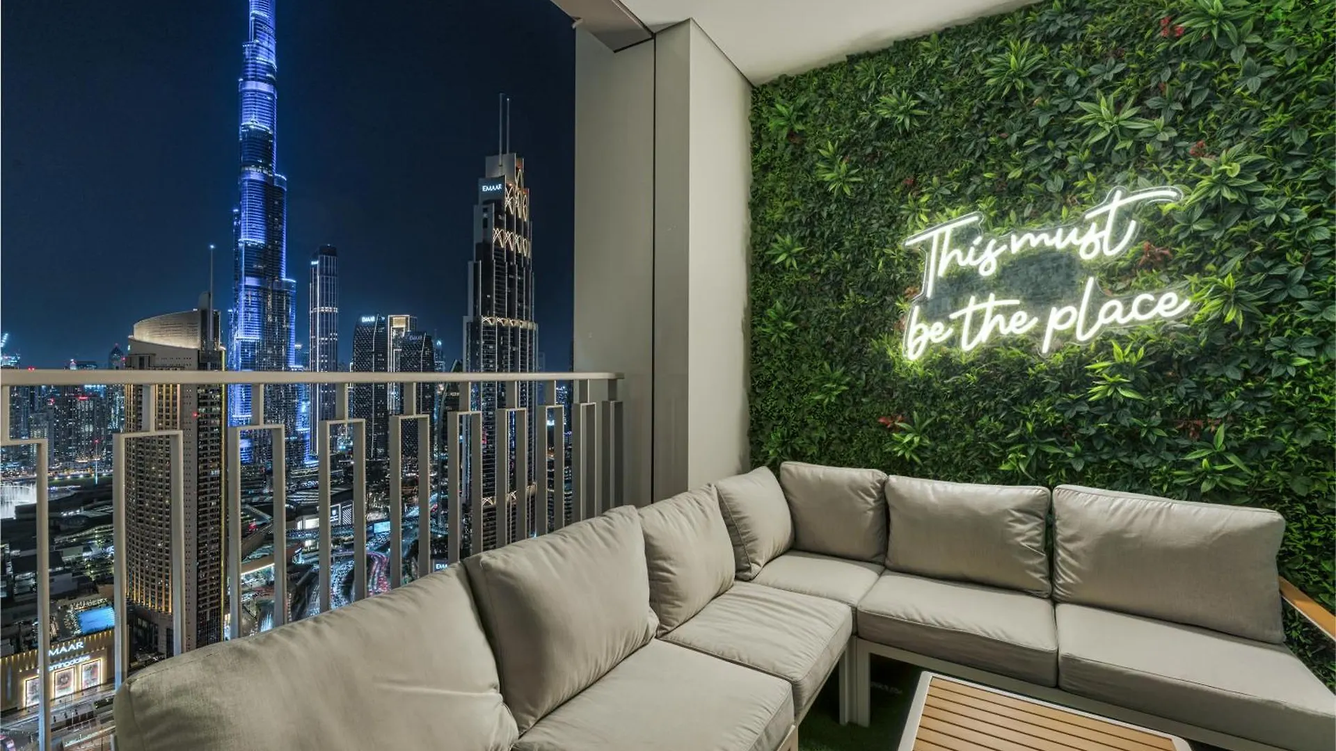 Apartment Dubai Mall Connection - Burj Views - Turf Balcony