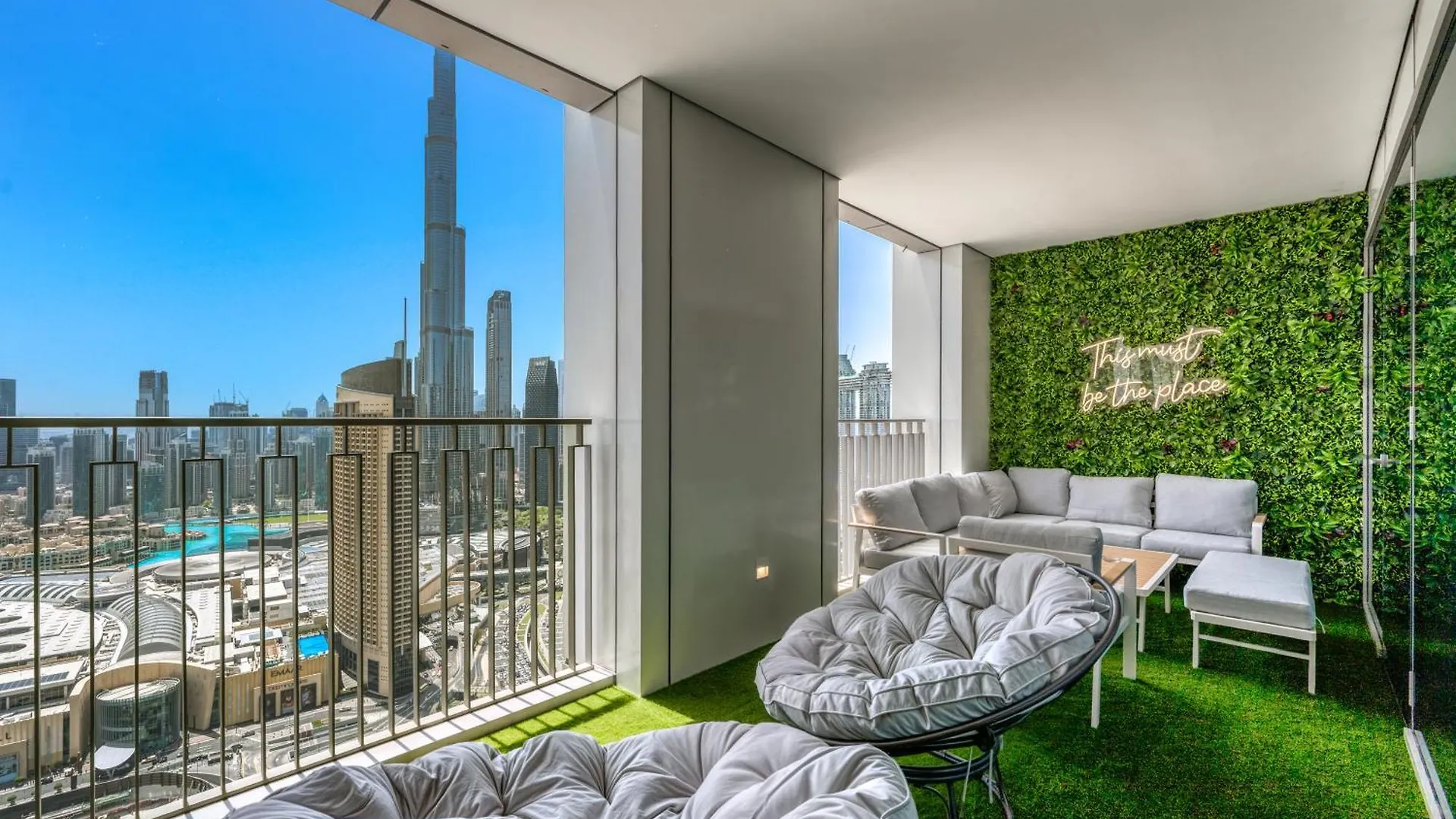 Dubai Mall Connection - Burj Views - Turf Balcony Apartment