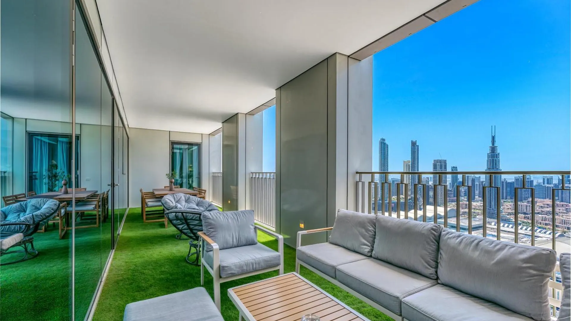 Dubai Mall Connection - Burj Views - Turf Balcony Apartment