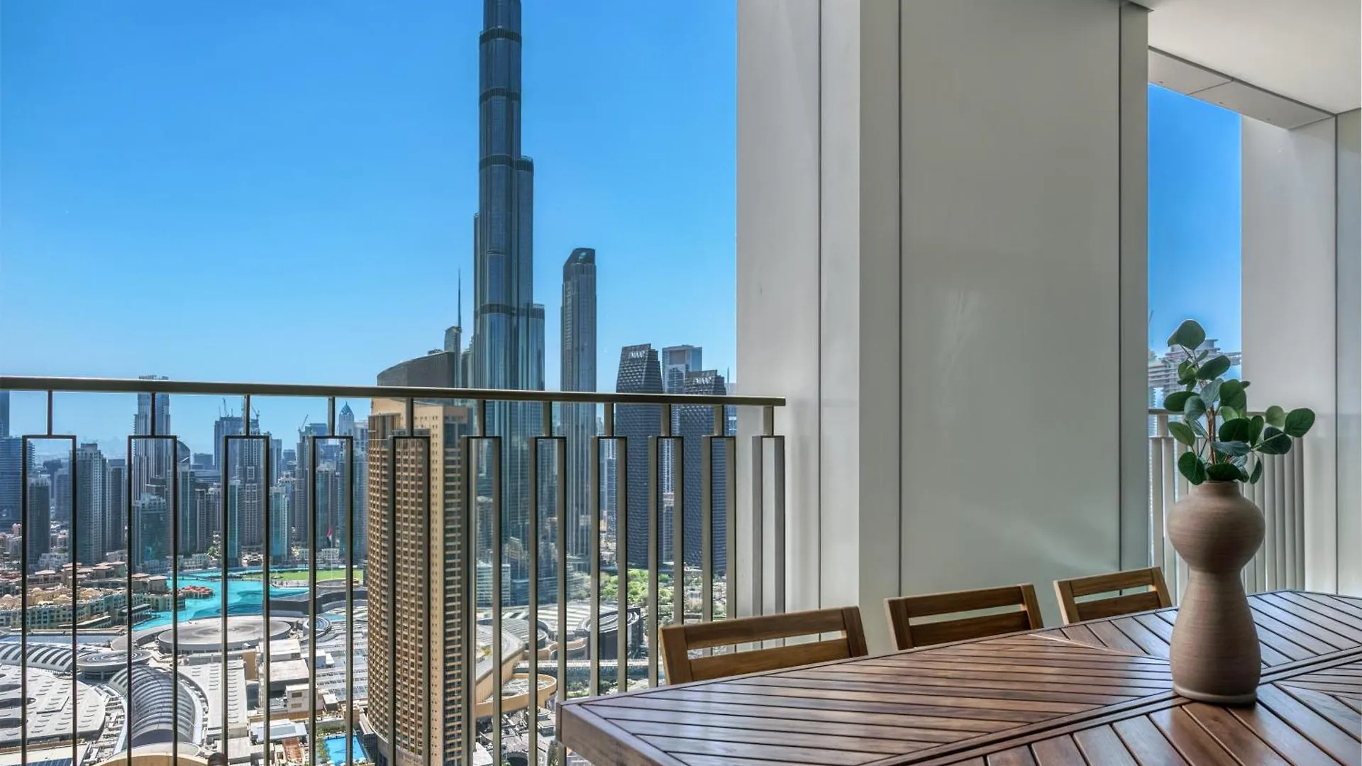Apartment Dubai Mall Connection - Burj Views - Turf Balcony