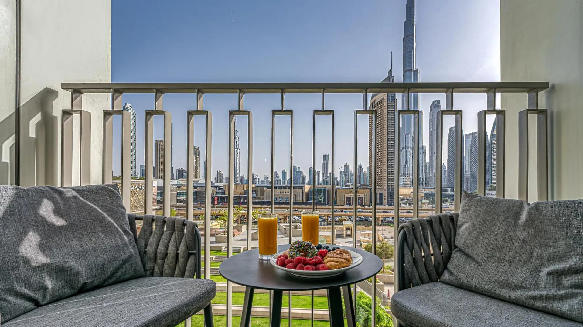 Dubai Mall Connection - Burj Views - Turf Balcony